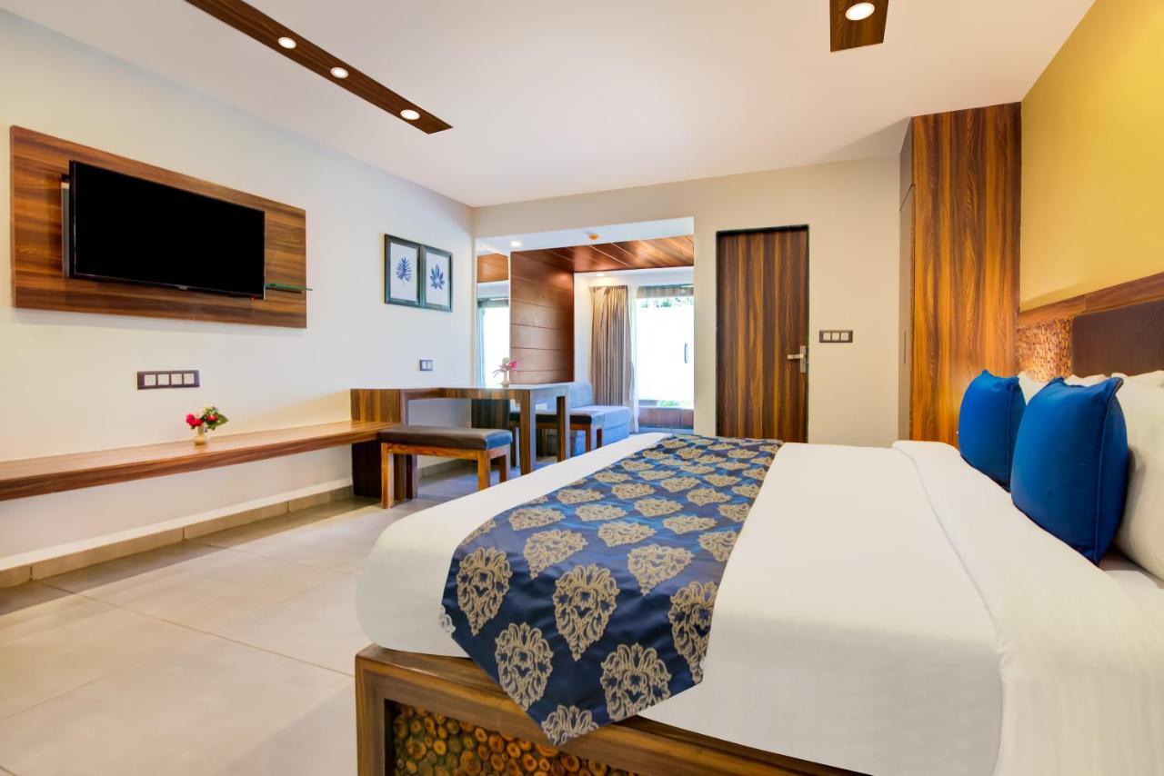 Club Mahindra Netrang Hotel Eksteriør billede